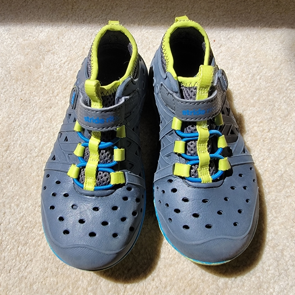 Surprize by Stride Rite Water Shoes